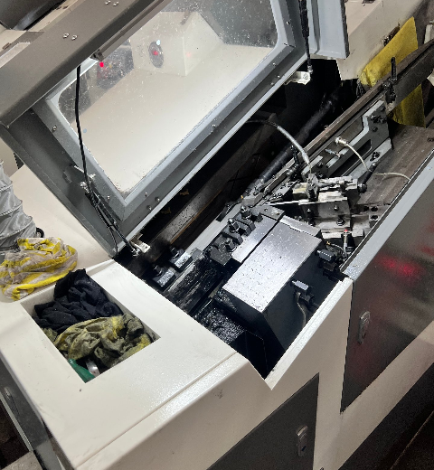 Thread rolling machine